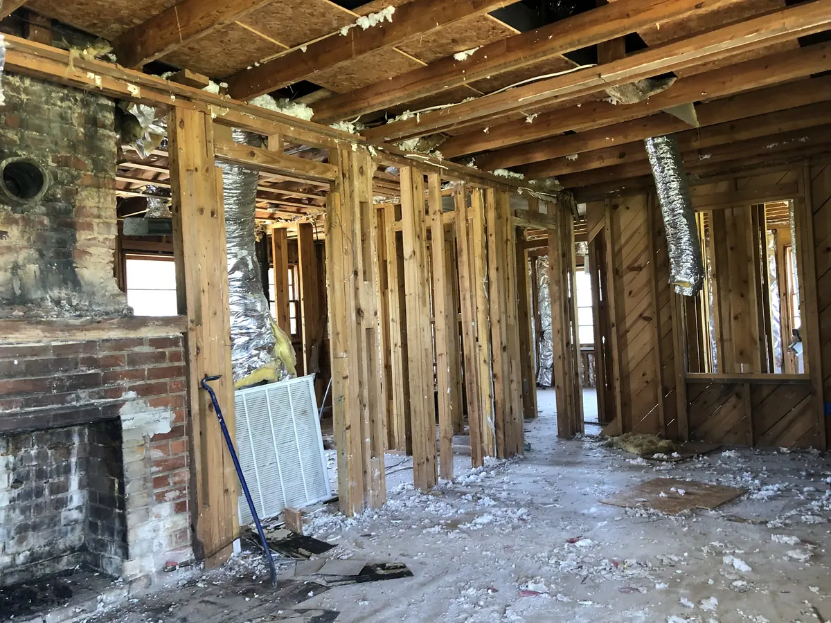 Demolition and junk removal in North Alabama by Dustline