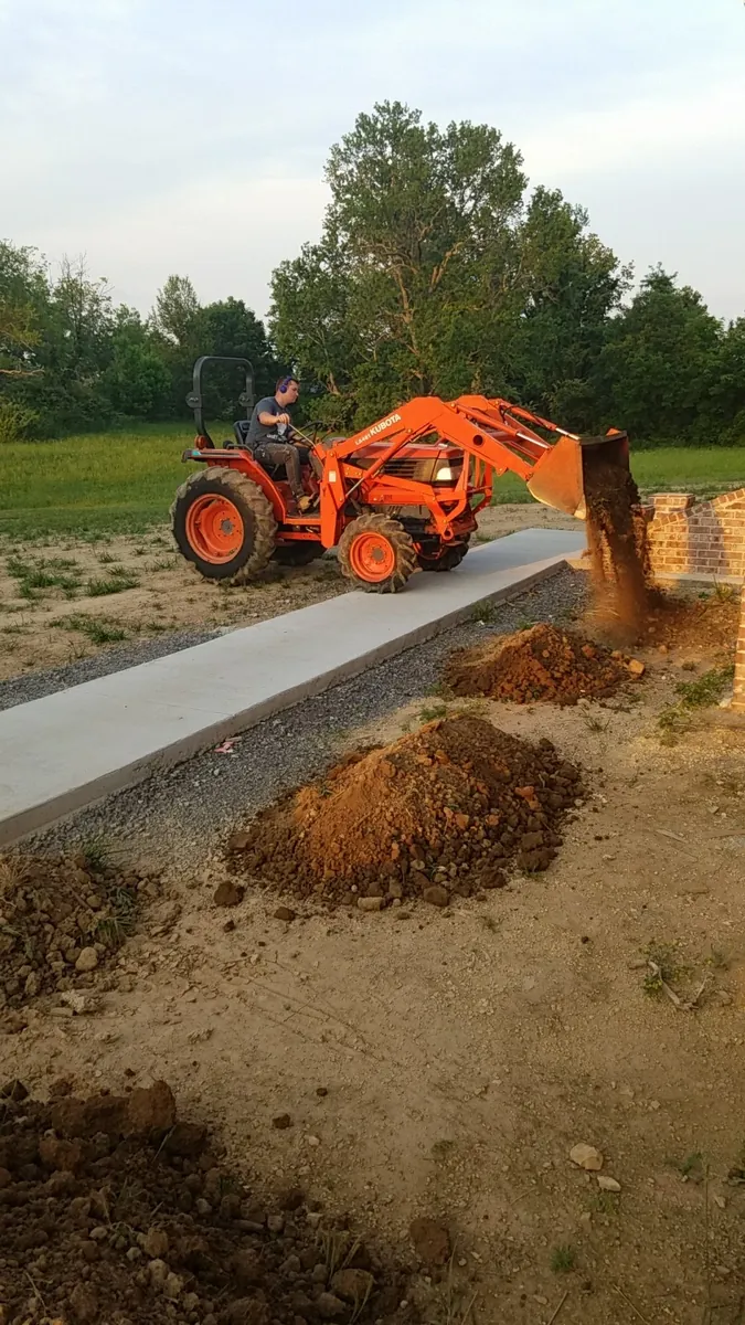 Foundation backfill and site grading in North Alabama by Dustline Property Services